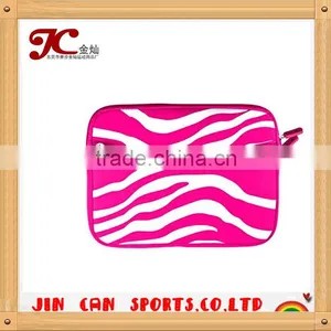 China Made Promotional Customized Printed 20 Inch Laptop Sleeve thumbnail-5