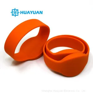 Manufacturer Waterproof FM08 NFC Bracelet RFID Silicone Wristband for Fitness Center thumbnail-5