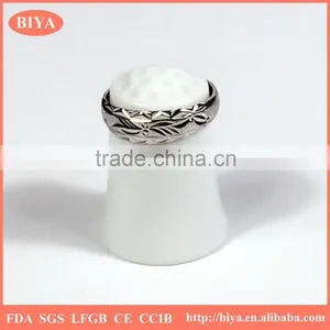 Popular Porcelain Wihte Thimble Set or Ceramic Hand Ring High-end Unique Jewelry Holder thumbnail-1
