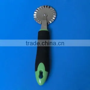 Cheap Pizza Cutter With Black Handle thumbnail-1