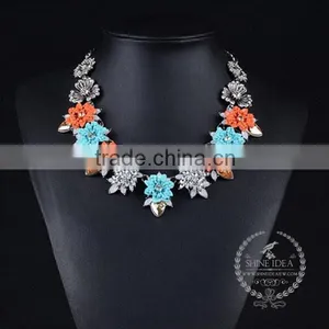 High Quality Vintage Rhinestone Flower Chunky Statement Necklace Tin Alloy Fashion Women Pendant Necklace 6390134 thumbnail-2