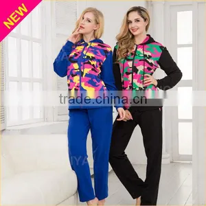 Fancy Colorful Leopard Printing Family Pajamas With Zip + Hood Design Winter Women Pajamas Set OEM thumbnail-3