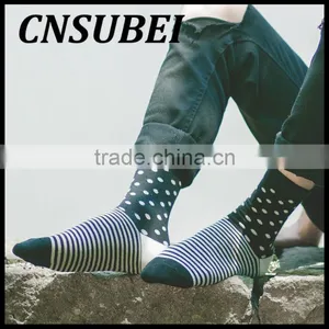 Customized Autumn Winter Mens Personality Warm Small Dot Mosaic Stripe High Tube Combed Cotton Tube Socks thumbnail-3