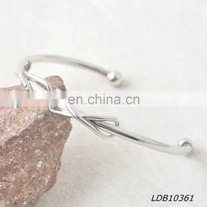 Immitation Rhodium Bowknot Statement Casting Cuff Bracelet thumbnail-1