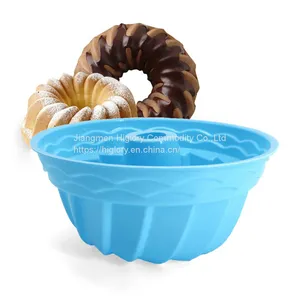 Eco-friendly Silicone Baking Cake Mold Reusable Fluted Bread Mold Durable Silicone Bundt Cake Pan thumbnail-5