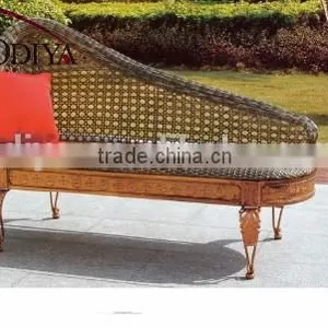 Antique Elegant European French Style Rattan Chaise Lounge thumbnail-2