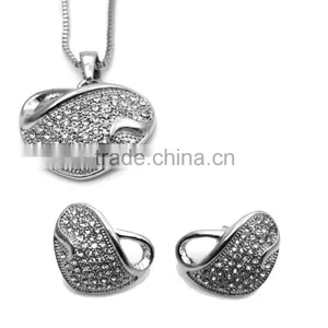 Simple Yet Elegant Design Adorned With Microset Crystals Sets thumbnail-1