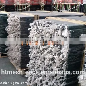 Peach Shape Type 70x100mm Wire Fence Post Colored Powder Coating Wire Welded Mesh Fence Polar thumbnail-4
