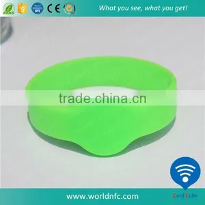 ISO14443A 13.56MHz Waterproof Silicone UHF Bracelet thumbnail-3