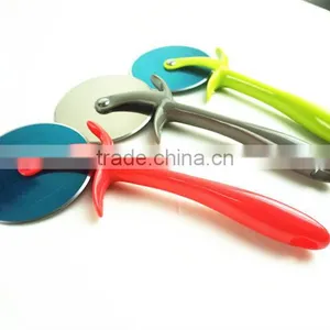 32066 Kitchen Gadget Kitchen Tool Round Pizza Cutter thumbnail-2