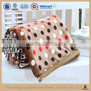 Yiwu China Suppliers Longfortune 100% Polyester Wholesale Thermal Protection Container Home Stock Cuddly Coral Fleece Blanket thumbnail-4