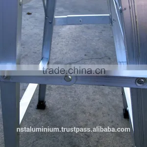 Aluminium One-Sided Folding 3 Step Ladders thumbnail-4