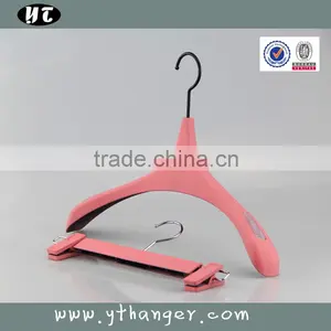 HA6865 Plastic Hanger With Antislip Strip Rubber Coated Coat Hanger thumbnail-5