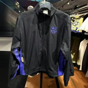 La Liga 25-26 Season Barça Co-branded Long Sleeve Windbreaker Training Shirt Match Jersey No. 10 Yamal Football Shirt thumbnail-2