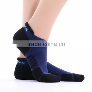 Custom Professional Sports Socks Man Running Crew Socks Protective Foot Socks thumbnail-3