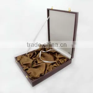 Luxury Wooden Box For Collector Plates With Gold Lock thumbnail-2