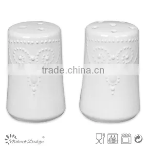 Use In Restaurant & Home Set Of Ceramic Colorful Salt Pepper Shaker thumbnail-1