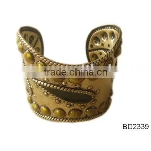 Dimpled Cuff thumbnail-1