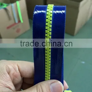 2015 Popular and High Quality Resin Zipper thumbnail-3