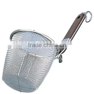 SUS304 Stainless Steel Wooden Handle Ramen Strainer Noodle Strainer for Udon thumbnail-2
