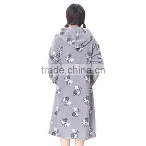 China Manufacturer 100% Polyester Bath Robe for Women Sleepwear thumbnail-3