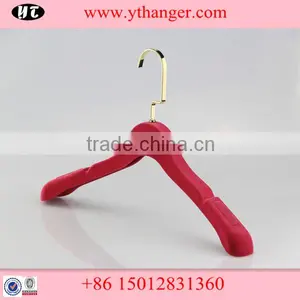Durable Hook Red Anti-slip Plastic Clothes Hanger thumbnail-1