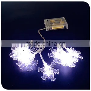 Fancy White Battery Snowflake Christmas Lights thumbnail-3