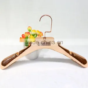 Wholesale Electric Clothes Plastic Hanger for Coat thumbnail-3