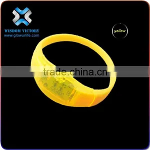 2016 Festive & Party Decoration LED Bracelet Manufacture,silicon Led Bracelet thumbnail-4