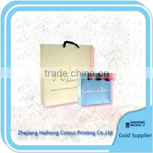 Beautiful Paper Bag Printing With Exquisite Design OEM Supplier thumbnail-1