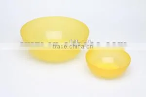 Frosted Plastic Salad Bowl thumbnail-1