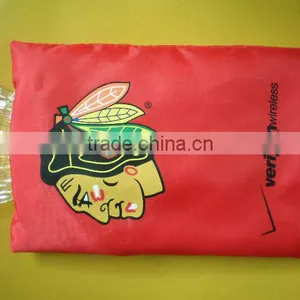 Red Ice Scraper With Glove thumbnail-1