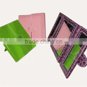 New Style Leather Foldable Cosmetic Mirror thumbnail-1