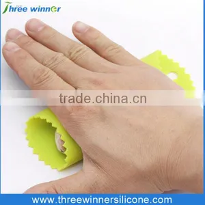 Food Grade Kitchen Tools Eco-friendly Roller Silicone Garlic Peeler thumbnail-6