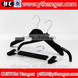 YY0451 Black Mens t Shirts Plastic Hanger Velvet Thin Clothes Hanger With Logo thumbnail-1