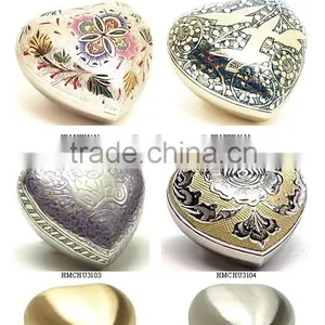 Heart Shape Urns thumbnail-1