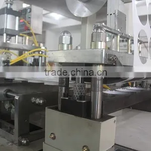 Cold Drinking Juice Paper Cup Lid Forming Machine thumbnail-3