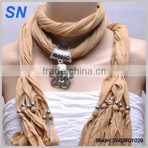 Floral Pattern Embelished Charm Necklace Scarve thumbnail-1