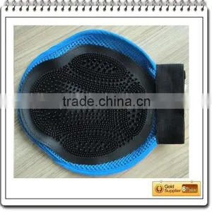 Deluxe Pet Massage Glove thumbnail-1