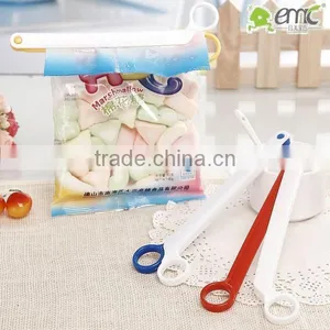 Practical Scissor Shape Plastic Bag Clip thumbnail-1