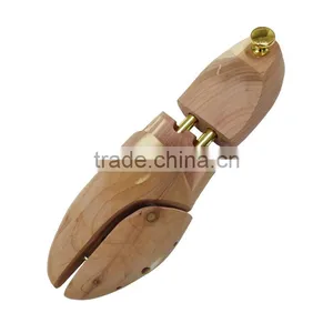 Individual Packing and Custom Logo Available Red Cedar Wood Shoe Stretcher With Double Tube thumbnail-4