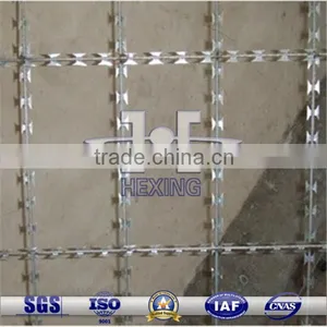 BTO-22 Galvanized Razor Wire Welded Mesh Fence thumbnail-1