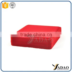 China Supplier Custom Red Flocking Purseforum Jewelry Package Box thumbnail-2