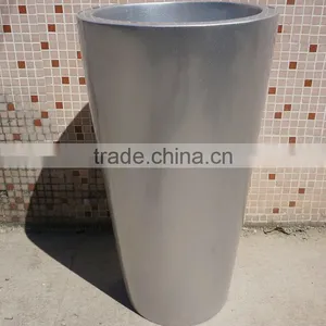 Modern Garden Vases thumbnail-3