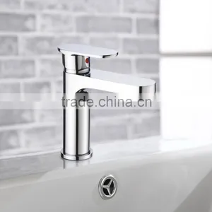 On Wall Mounted Rainfall Durable Hot and Cold Bath Tap thumbnail-5