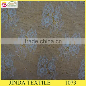 2015 Graceful White Chantilly Net Lace Fabric for Beatiful Dress thumbnail-1