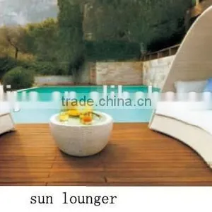 Outdoor Leisure Wicker Daybed thumbnail-1