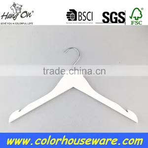 Wooden Coat Hanger Supplier thumbnail-1