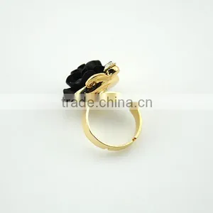 Wholesale Fashion Crystal Gold Ring With Resinl Flower thumbnail-2