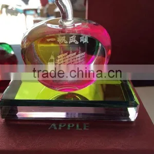 Optical K9 Crystal Round-polished Apple With Stand for Business Souvenirs;Decorative Luxuriant Apple Award Paperweight thumbnail-1